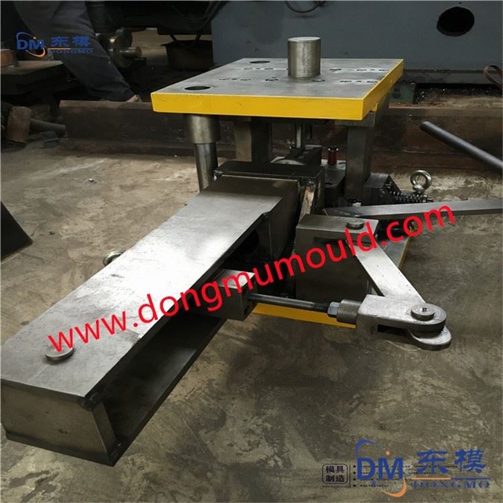 Rectangular Pipe Punching Die